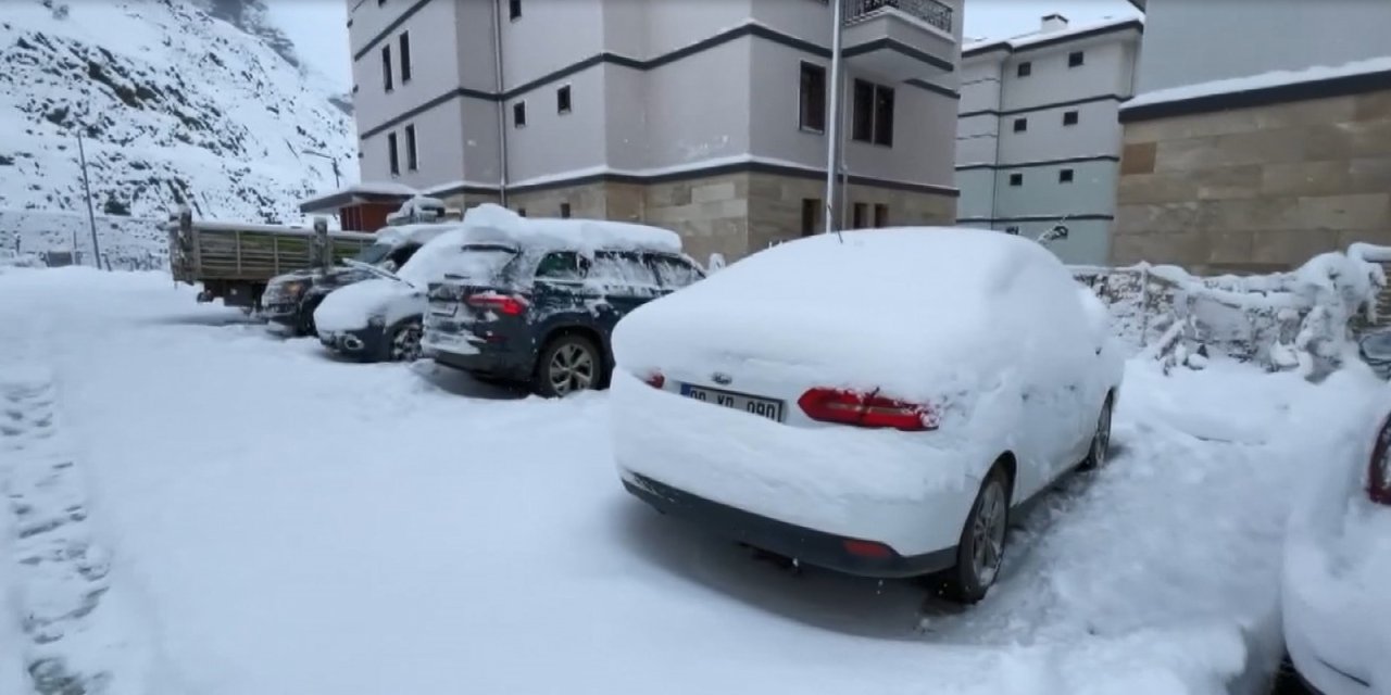 Yusufeli'de kar kalınlığı 1 metreye ulaştı