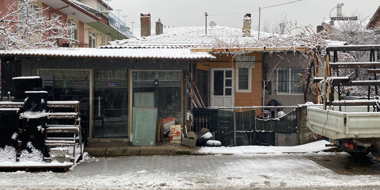 Evde doğal gazdan etkilenen baba öldü, eşi ve 2 çocuğu tedaviye alındı