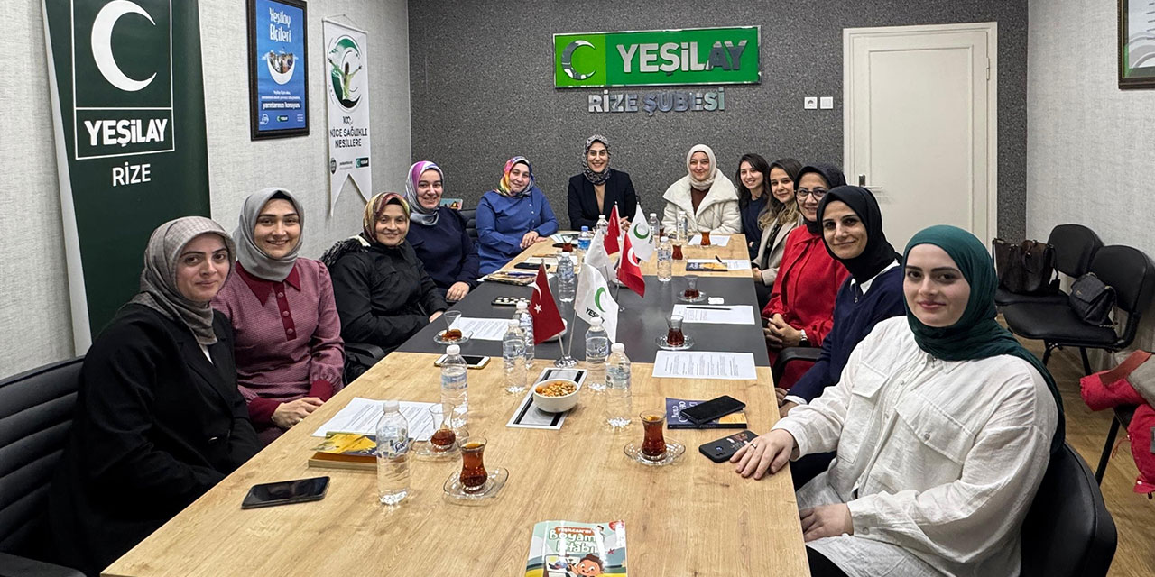 Rize Yeşilay Kadın Komisyonundan Yılın Son Çay ve Kitap Sohbeti!