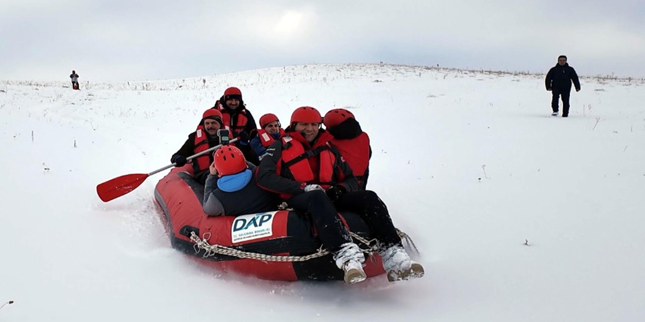 Karda rafting heyecanı