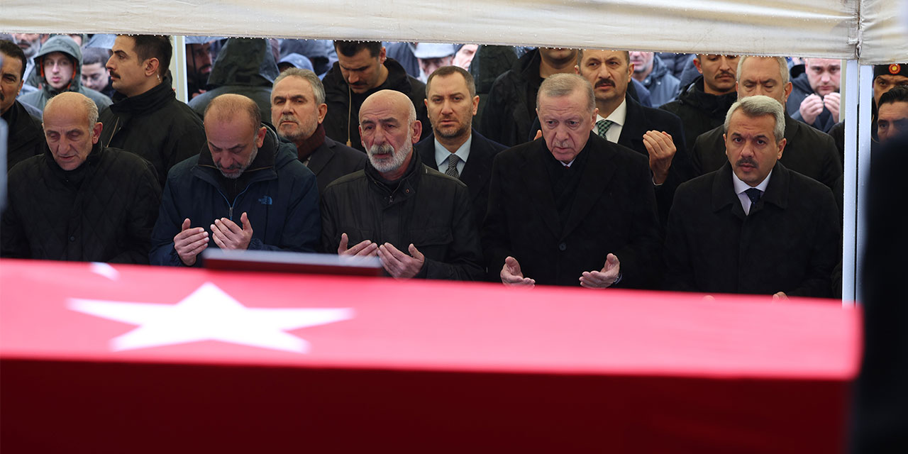 Cumhurbaşkanı Erdoğan, Rize'de Kıbrıs gazisinin cenaze törenine katıldı