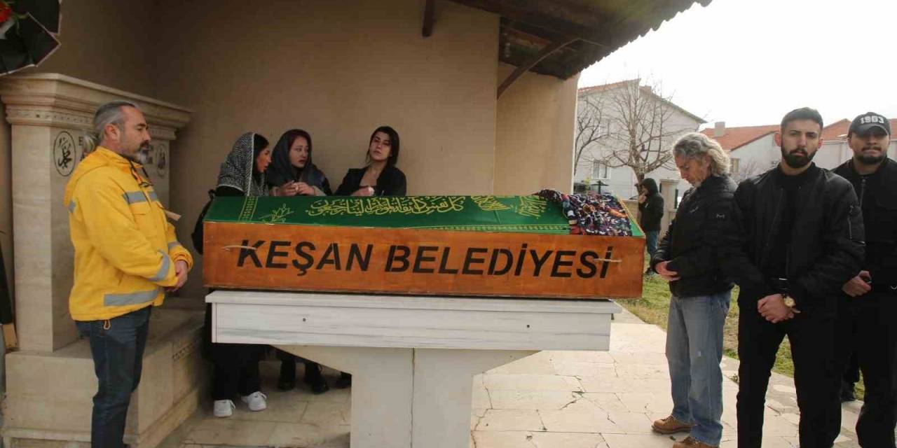 Motosiklet Kazasında Ağır Yaralanan Hukuk Fakültesi Öğrencisi Sıla Hayatını Kaybetti