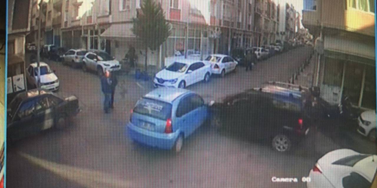 Çorlu’da İki Araç Çarpıştı, 1 Kişi Yaralandı: Kaza Anı Kamerada