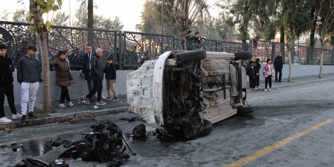 Refüje Çarpıp Takla Attı: 4 Yaralı