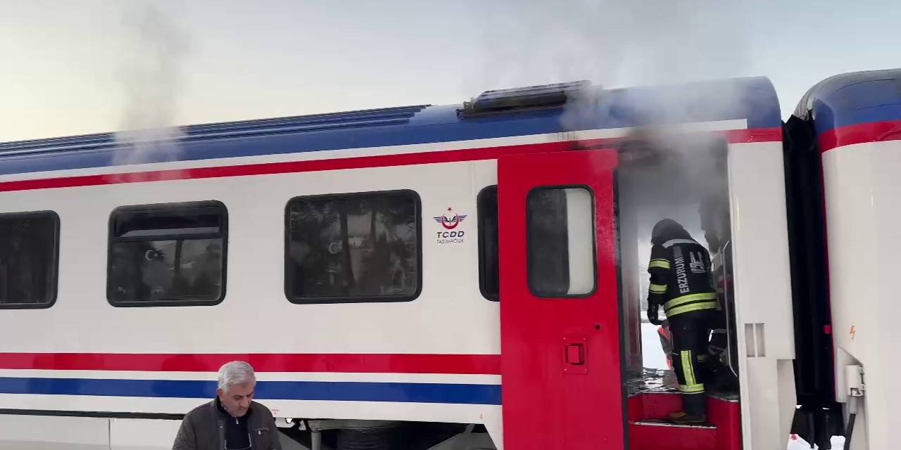 Turistik Doğu Ekspresi Vagonunda Çıkan Yangına İtfaiye Müdahale Etti