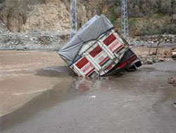 Artvin Erzurum yolu kapandı