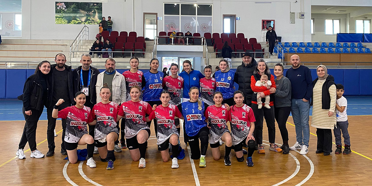 Ardeşen Belediyesi SK Namağlup Liderlik ile Play-Off’ta