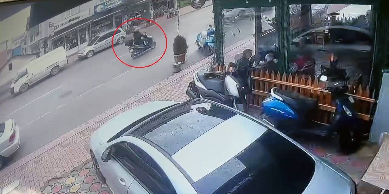 Direksiyon Hakimiyetini Kaybeden Motosikletli Yere Düştü