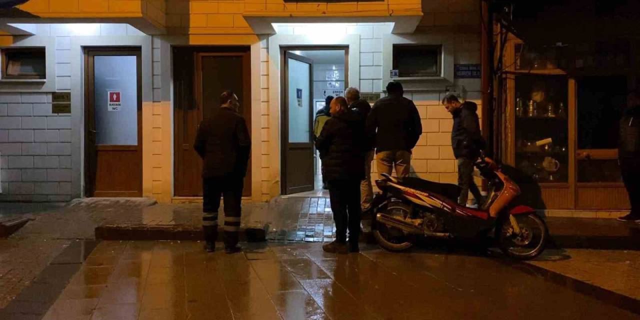 Yaşlı Adam, Tarihi Caminin Tuvaletinde Ölü Bulundu