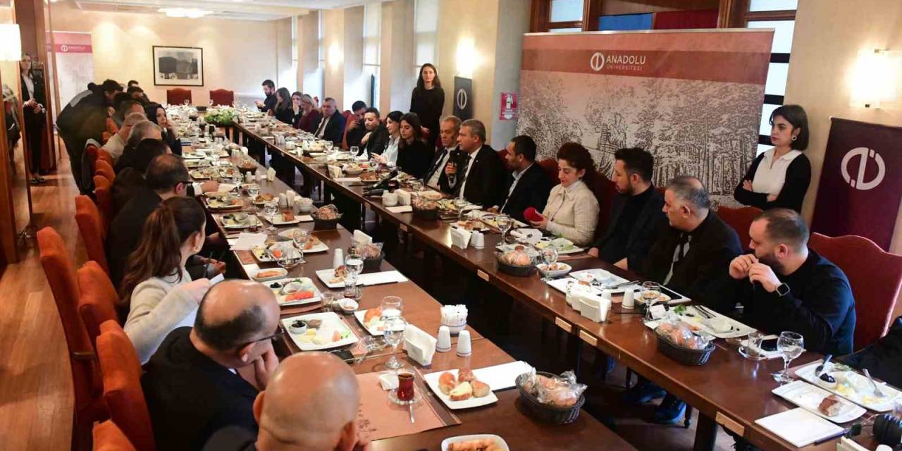 Rektör Adıgüzel, Eskişehir Basını İle Bir Araya Geldi