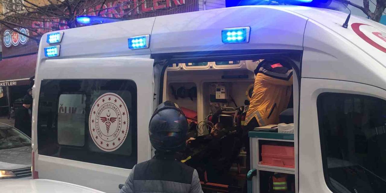 Yola Fırlayan Kediyi Ezmemek Uğruna Kaza Yaptı