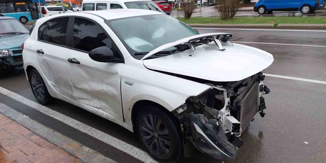 Samsun’da 3 Araçlı Zincirleme Kazası