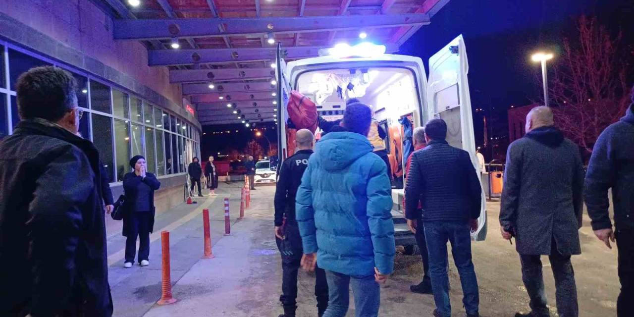 İçişleri Bakanı Yerlikaya’dan Kamyonun Çarptığı Polis Memuru İçin ’geçmiş Olsun’ Paylaşımı