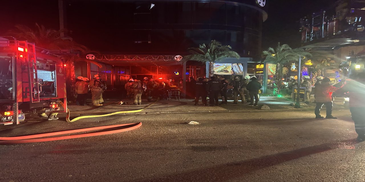 Ataşehir'de 3 katlı otelde yangın: 3 ölü 2 yaralı