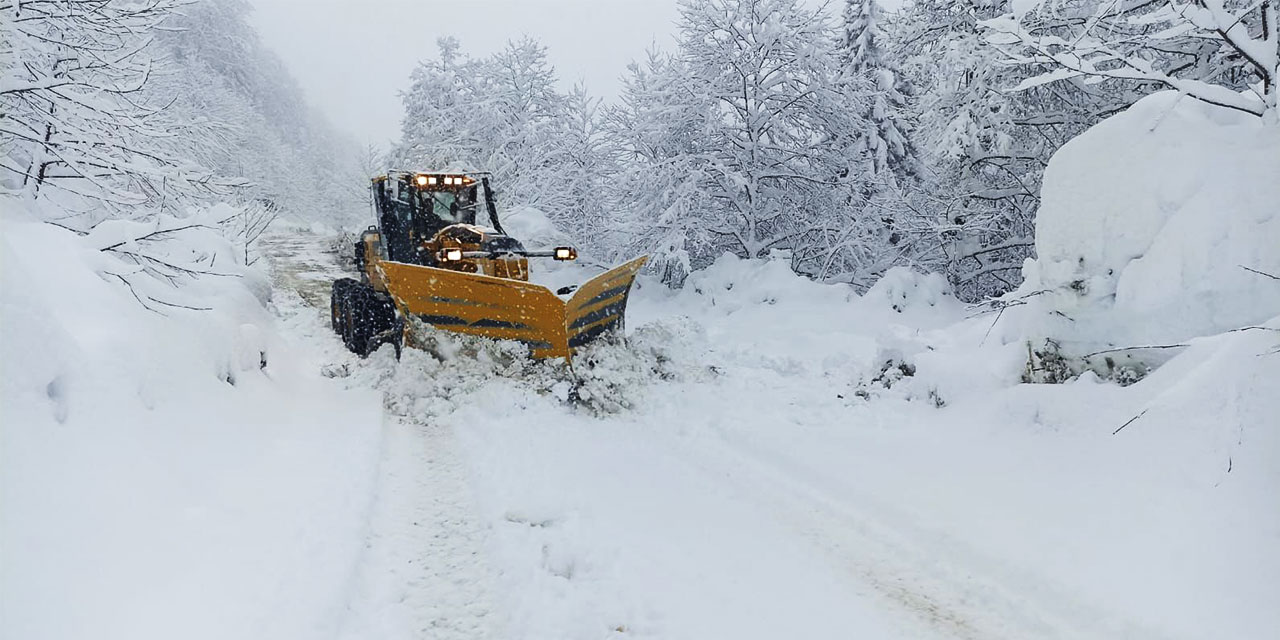 Rize’de Kar Yağışı Nedeniyle 67 Köy Yolu Kapandı