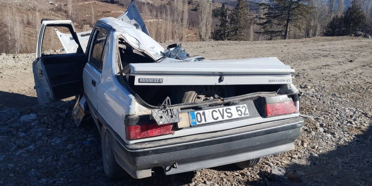 Otomobil Şarampole Yuvarlandı, Sürücü Ağır Yaralandı