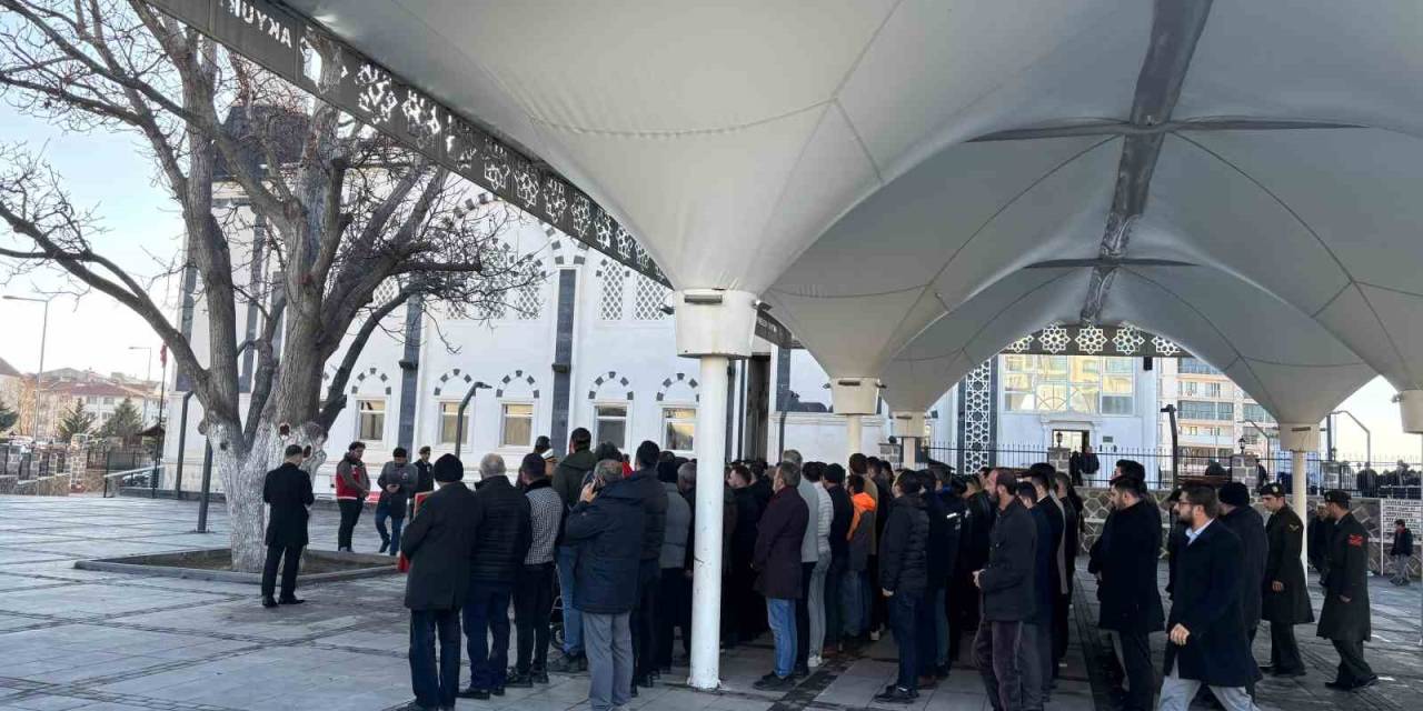 Kore Gazisi Yeşilkaya Son Yolculuğuna Uğurlandı