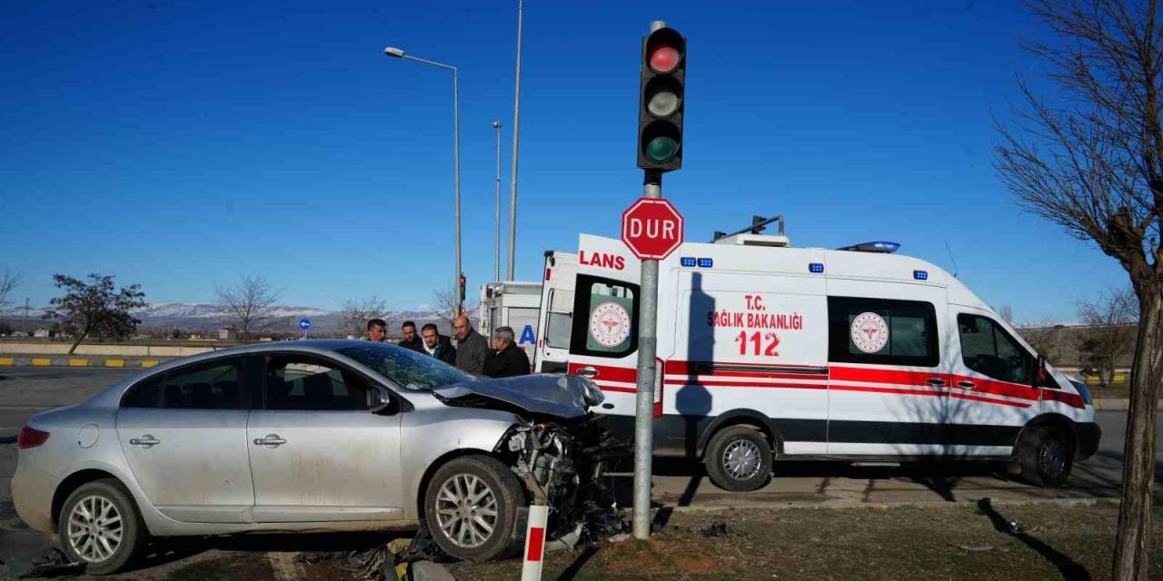 Muş’ta Otomobiller Çarpıştı: 6 Yaralı