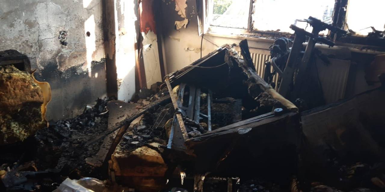 Yangın Daireyi Kullanılamaz Hale Getirdi
