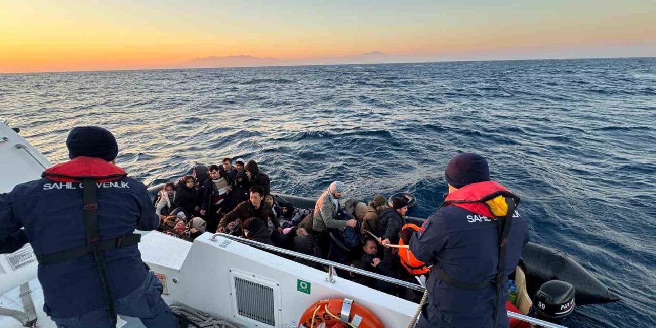 Ölüme Sürüklenen 11’i Çocuk 36 Göçmen Kurtarıldı