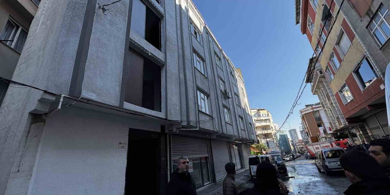 İşyeri Çatısında Yangın Paniğe Neden Oldu