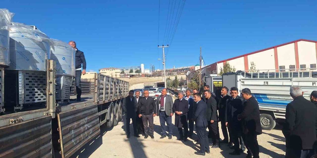 Besni’de Üreticilere Süt Soğutma Tankları Teslim Edildi