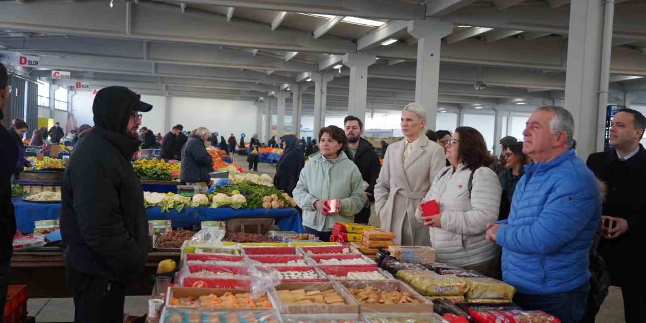 Başkan Subaşı Pazar Esnafının Dertlerini Dinledi