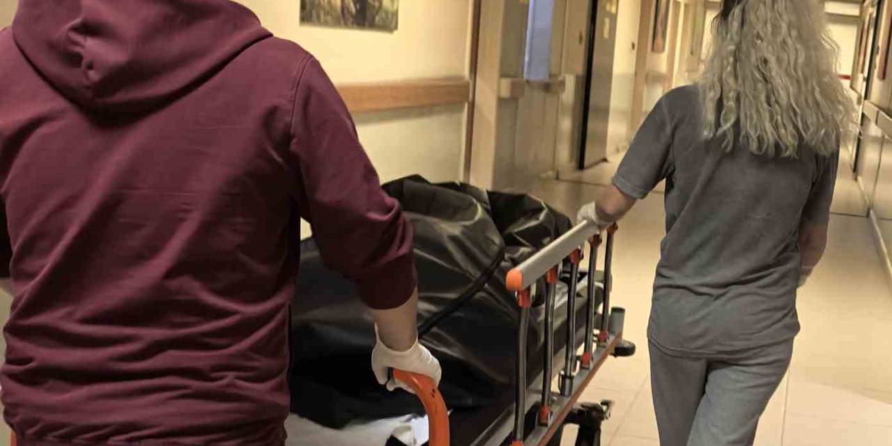 17 Yaşındaki Genç Banyoda Ölü Bulundu