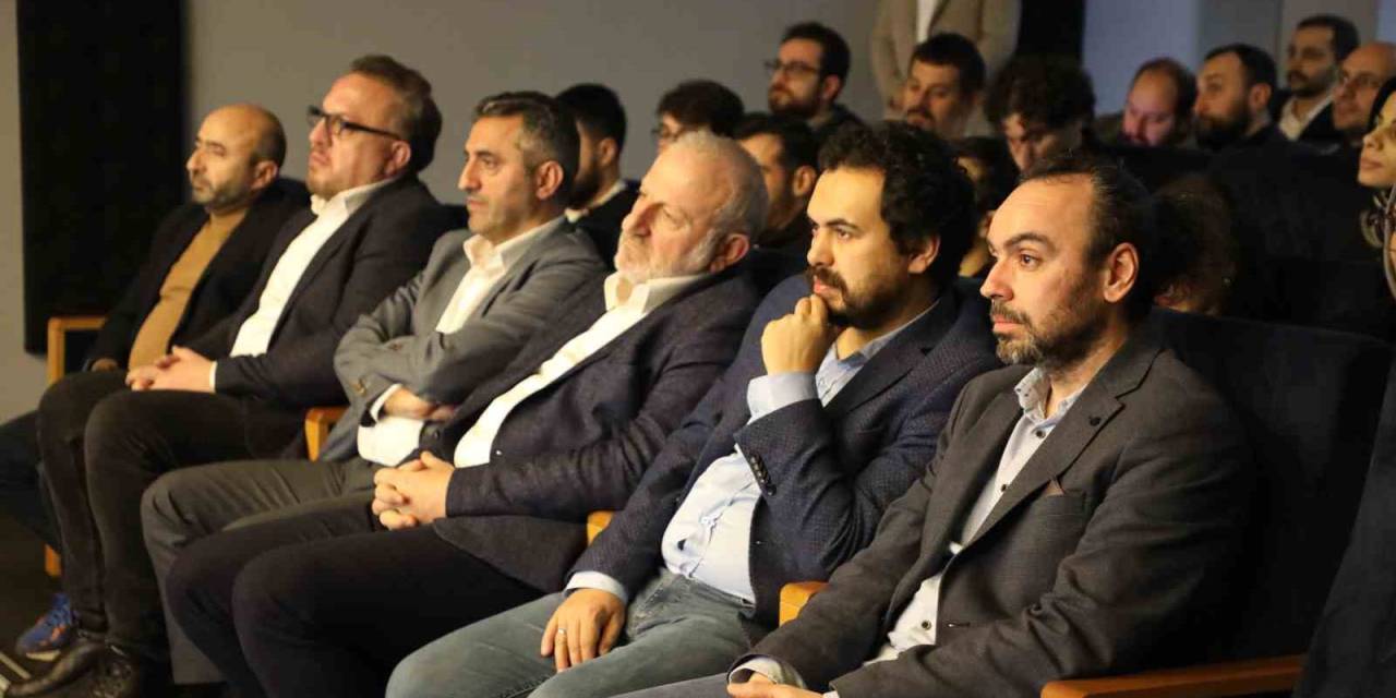 Esenler Medya Akademisi’nde Mezuniyet Heyecanı