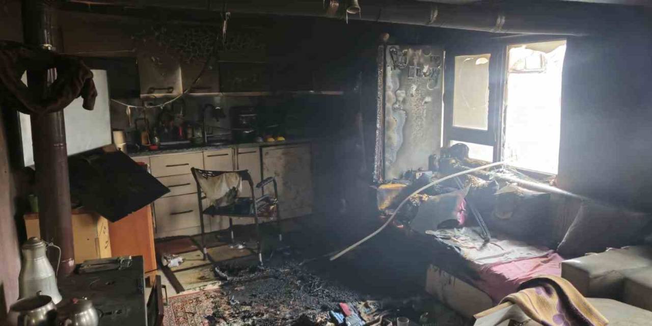 Balıkesir’de Yanan Ev Küle Döndü
