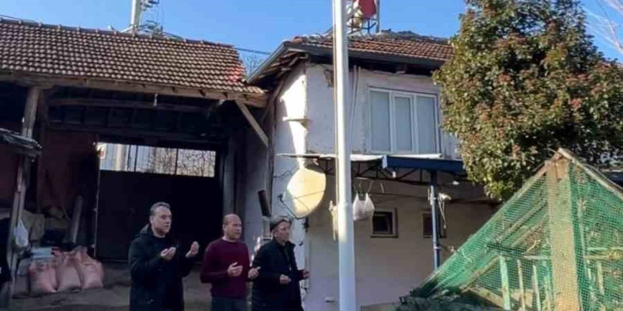 İnegöl’de Bir Evin Bahçesinde Şehit Mezarları Bulunuyor