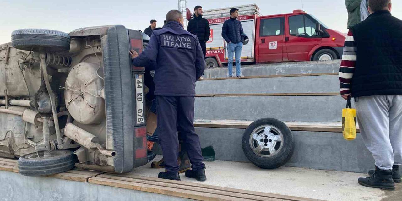 Malatya’da Kontrolden Çıkan Tofaş Devrildi