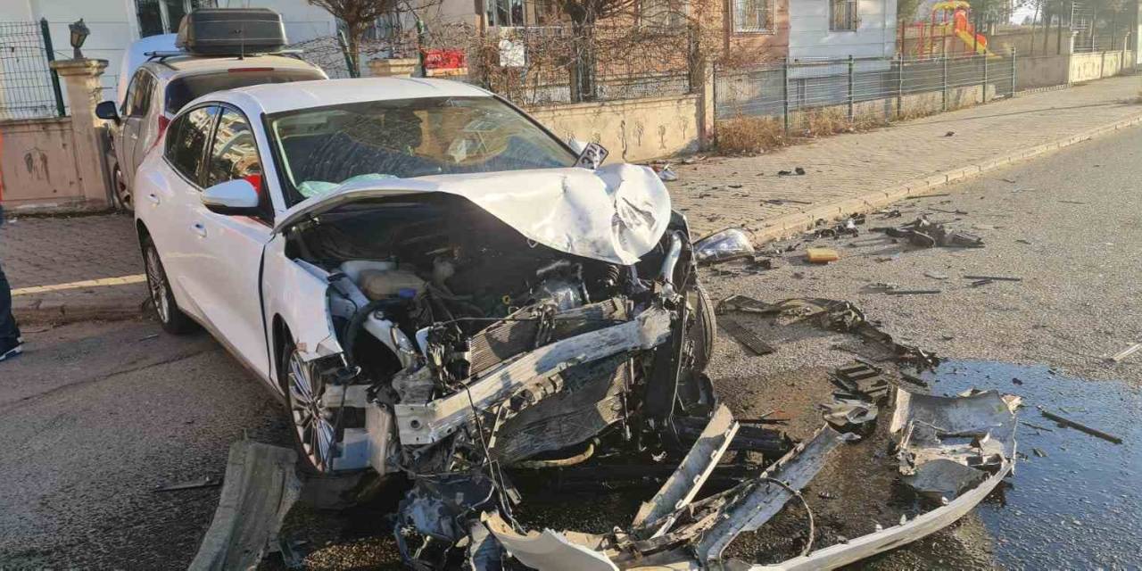 Batman’da İki Otomobilin Karıştığı Kazada 2 Kişi Yaralandı