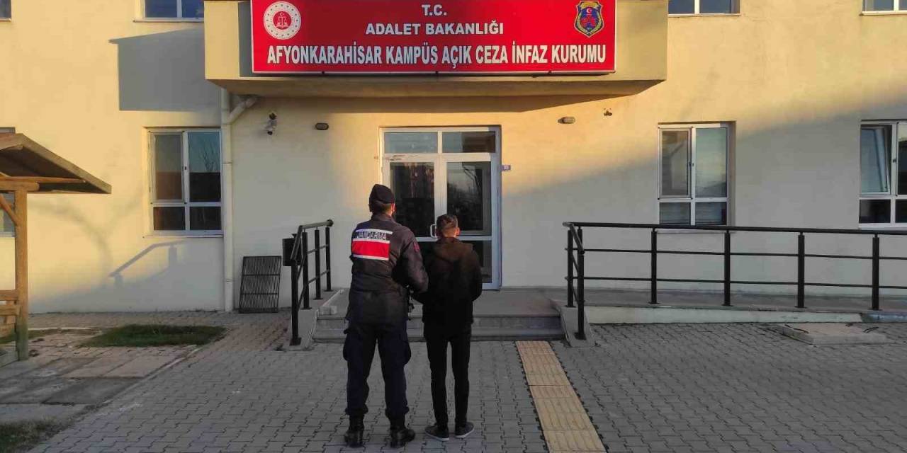Hapis Cezalarıyla Aranan 2 Kişiyi Jandarma Yakaladı