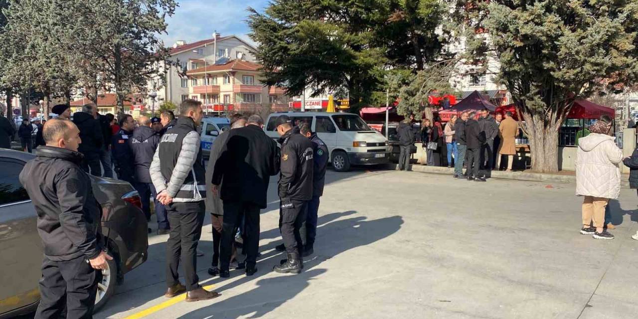 Yangının Ardından Yakınlarından Haber Alamayanlar Hastanelere Akın Etti