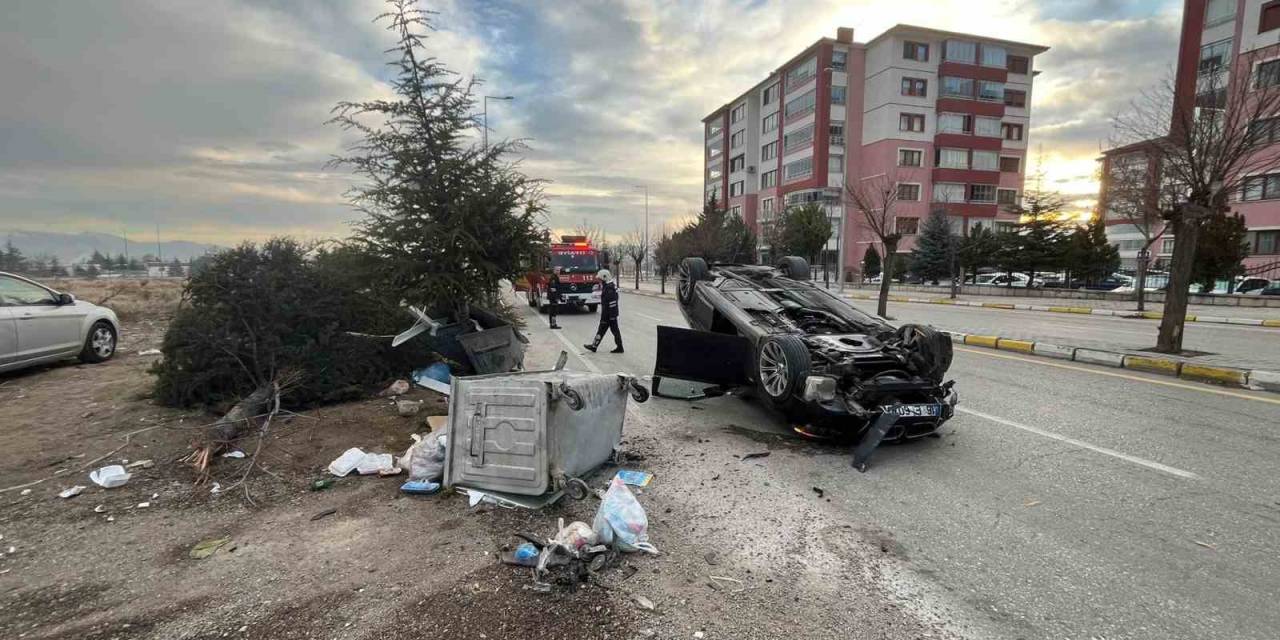 Kontrolden Çıkan Lüks Otomobil Ağaca Çarpıp Ters Döndü: 1 Yaralı