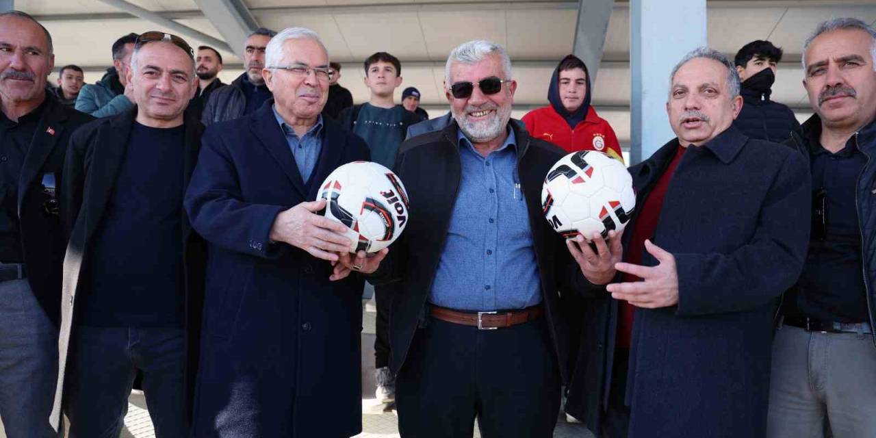 Başkan Yalçın Ve Kaymakam Dönmez’den Kepez Turnuvası’na Destek