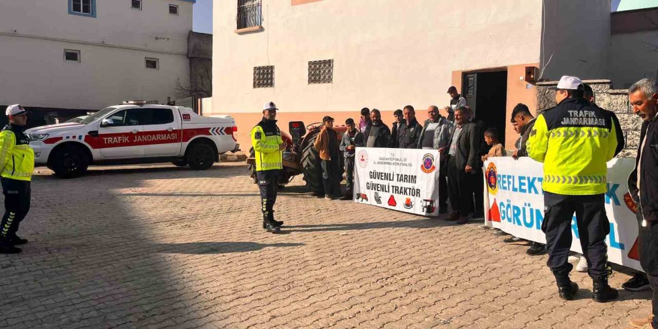 Jandarmadan 395 Traktör Sürücüsüne Güvenlik Trafik Ve Güvenli Tarım Eğitimi