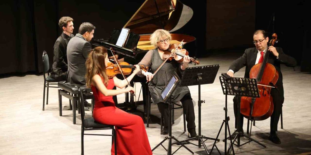 Opa Quadro Sanatseverlerle Buluştu