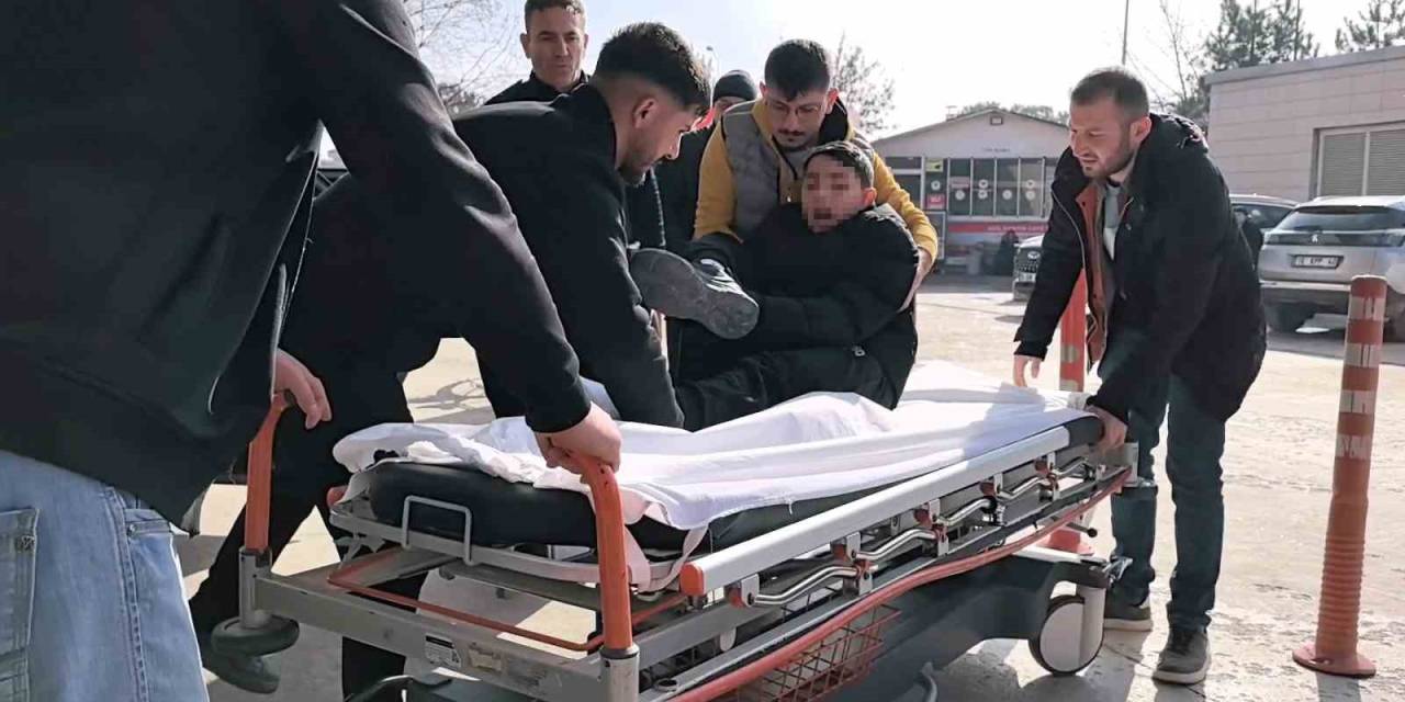 12 Yaşındaki Çocuk, Elektrikli Bisikletiyle Otomobilin Altında Kaldı