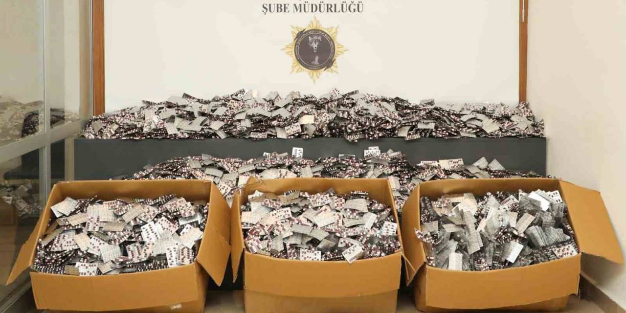 Samsun’da Araç İçinde 184 Bin Adet Uyuşturucu Hap Ele Geçirildi