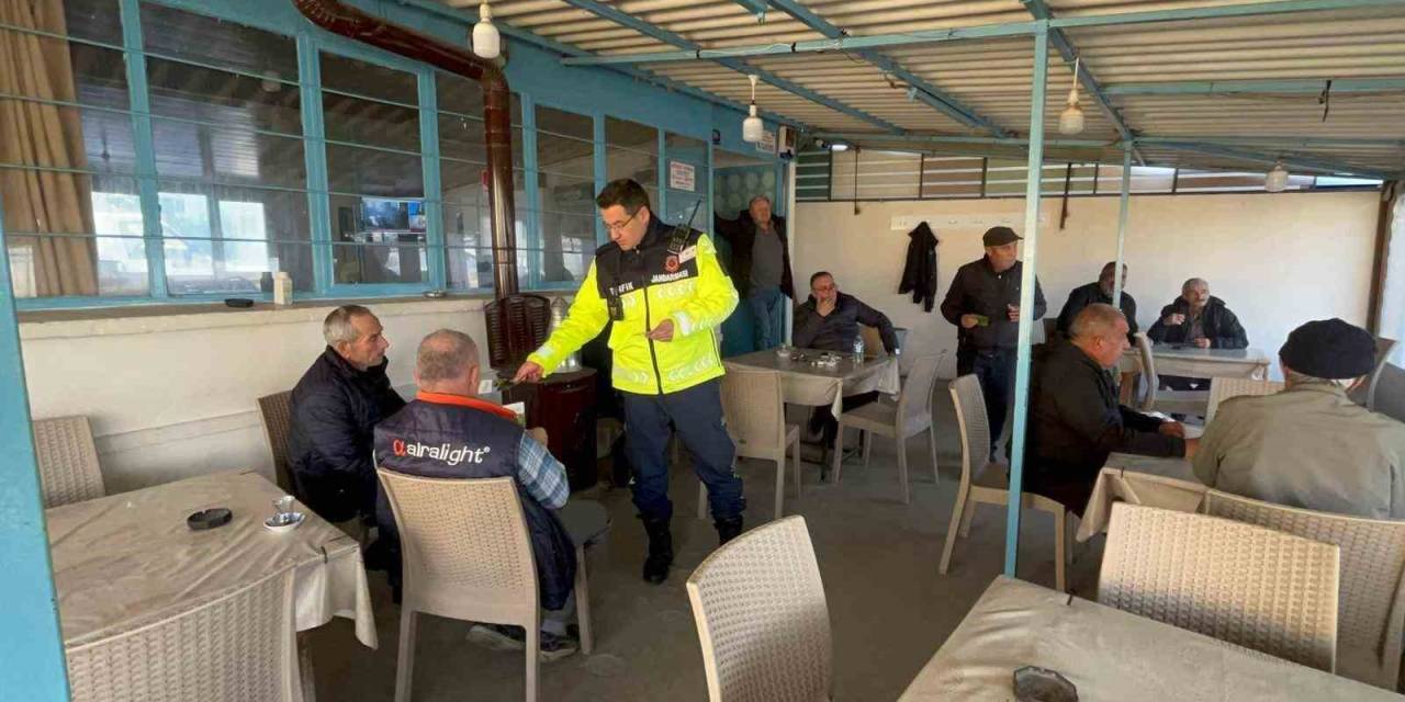 Jandarma, Traktör Sürücülerini Bilgilendirdi