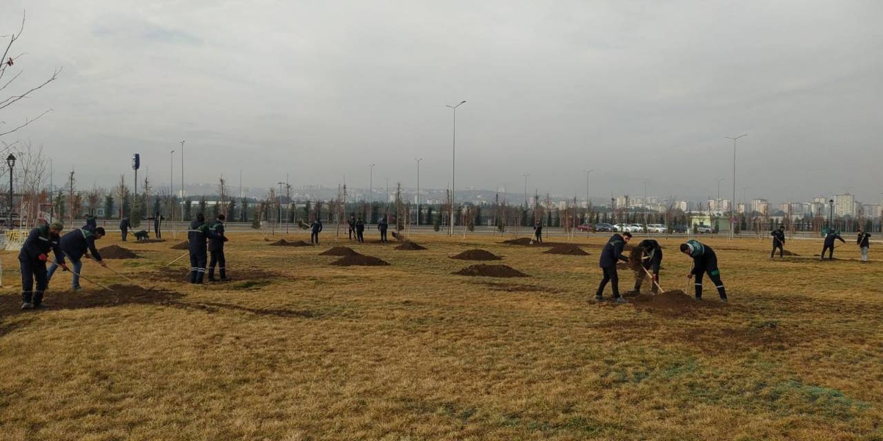 Türkiye’nin En Büyük Millet Bahçesinde Bahar Hazırlıkları Başladı