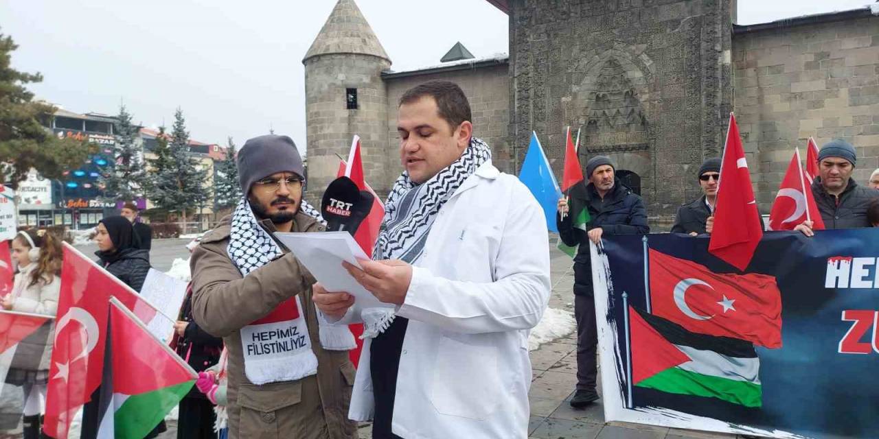 Sağlıkçıların 63 Haftadır Süren Sessiz Yürüyüşü