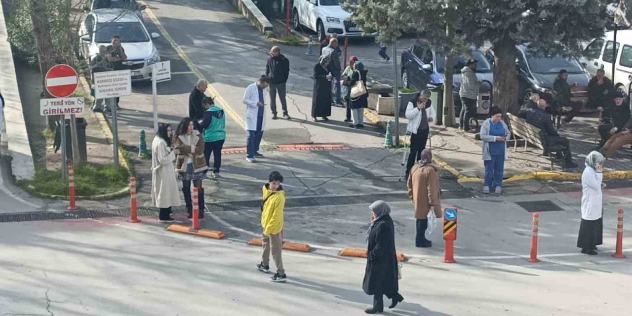 Deprem Bursa’da Paniğe Yol Açtı.. Deprem Anı Kamerada