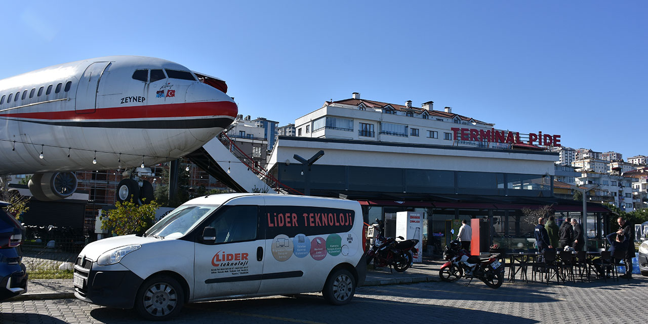 Trabzon'da uçak restoranda çıkan yangın hasara neden oldu