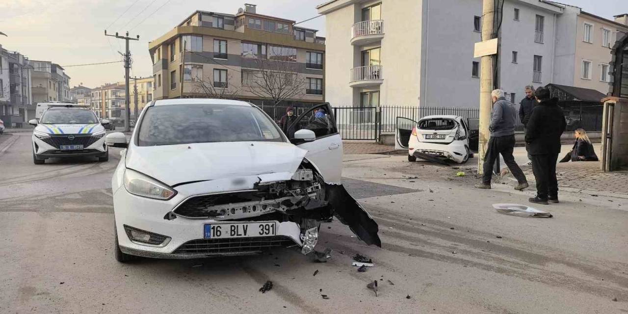 Kazada Aracında Hasar Olduğunu Gören Sürücü Gözyaşlarına Boğuldu