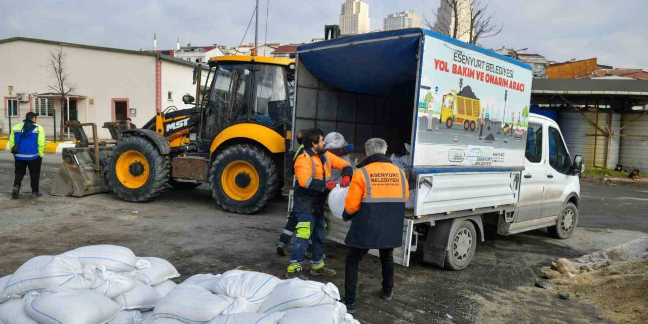 Esenyurt Belediyesi Kış Şartlarıyla Mücadeleye Hazır