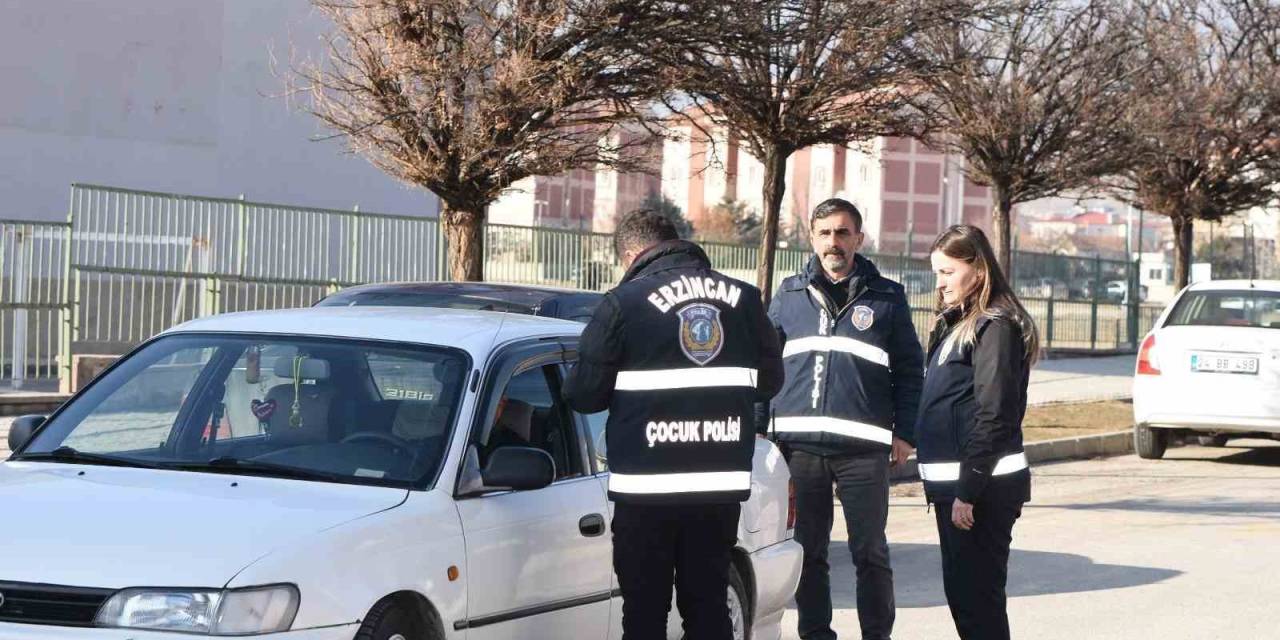 16 Ekip 52 Personelle Erzincan Emniyeti Çocuk Ve Gençler İçin Sahada