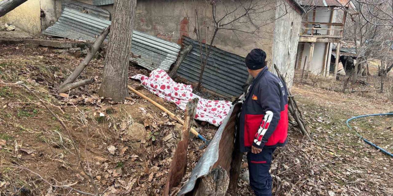 Bahçesindeki Yaprakları Tutuşturan Yaşlı Kadın Feci Şekilde Can Verdi